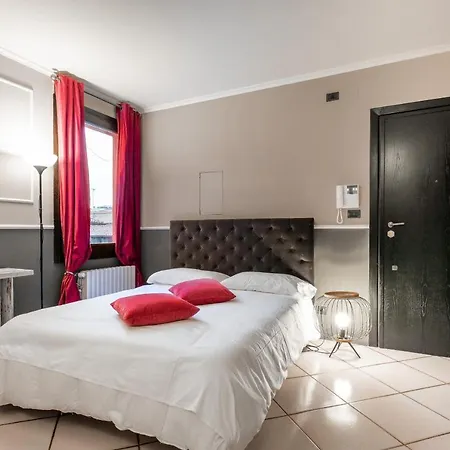 Fusari A Piazza Maggiore By Wonderful Italy 3*