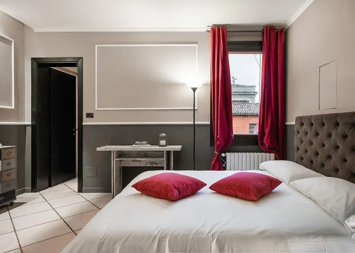 Fusari A Piazza Maggiore By Wonderful Italy بولونيا