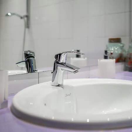 Fusari A Piazza Maggiore By Wonderful Italy Affittacamere